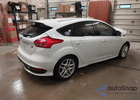 2017 Ford Focus St z USA, uszkodzony, nr VIN 1FADP3L90HL310142